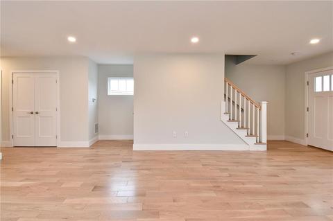 101 Graystone St, Warwick, RI 02886 photo 6