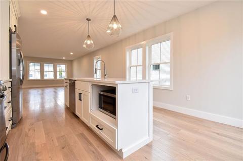 101 Graystone St, Warwick, RI 02886 photo 8