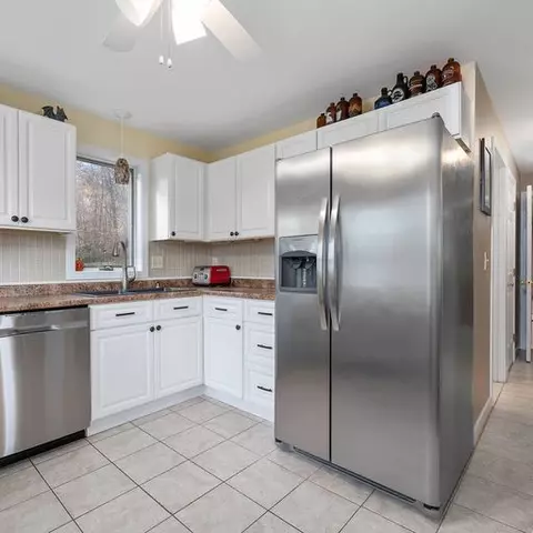 121 Miles Ave, Woonsocket, RI 02895 photo 4