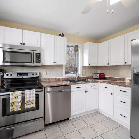 121 Miles Ave, Woonsocket, RI 02895 photo 3