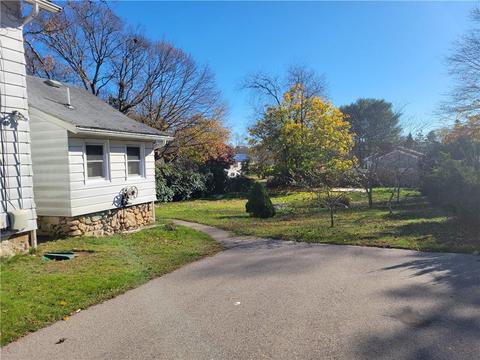 16 Edgewood Ave, Westerly, RI 02891 photo 3