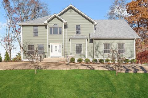 20 Kendall Dr, Lincoln, RI 02865