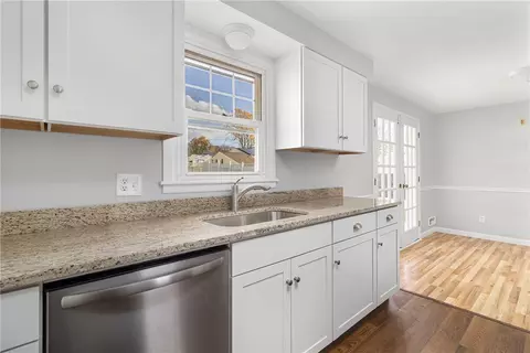 139 Beverly Rd, East Providence, RI 02915 photo 12