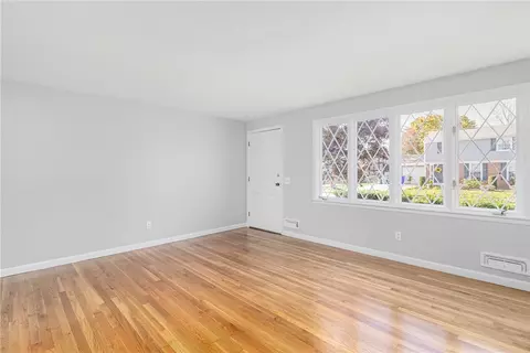 139 Beverly Rd, East Providence, RI 02915 photo 7