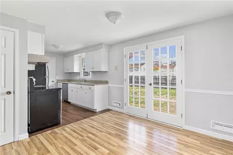 139 Beverly Rd, East Providence, RI 02915 photo 10
