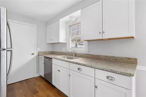 139 Beverly Rd, East Providence, RI 02915 photo 14
