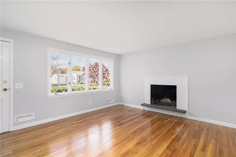 139 Beverly Rd, East Providence, RI 02915 photo 6