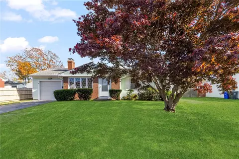 139 Beverly Rd, East Providence, RI 02915 photo 4