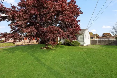 139 Beverly Rd, East Providence, RI 02915 photo 5
