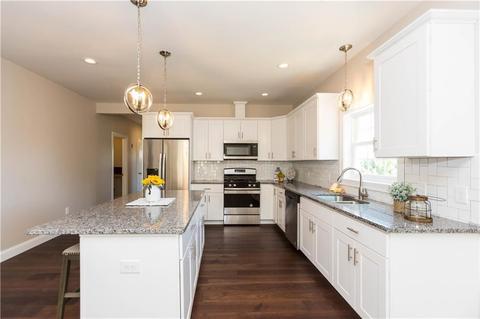 550 Wakefield St #11, West Warwick, RI 02893