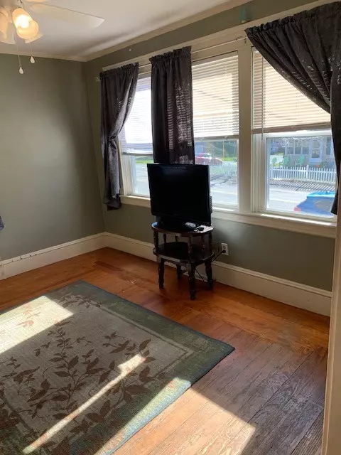 369 Maple Ave, Barrington, RI 02806 photo 5