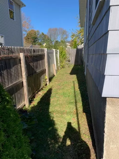 369 Maple Ave, Barrington, RI 02806 photo 26