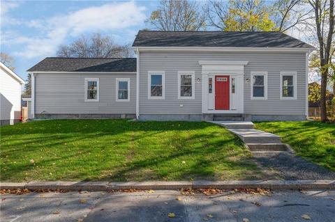 262 Coe St, Woonsocket, RI 02895 photo 4