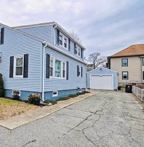 17 Jervis St, Woonsocket, RI 02895 photo 3