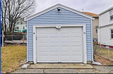 17 Jervis St, Woonsocket, RI 02895 photo 4