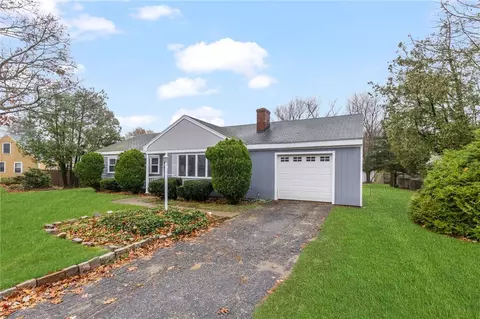 417 Buttonwoods Ave, Warwick, RI 02886 photo 3