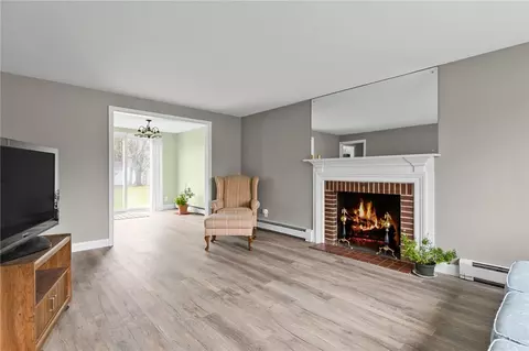 417 Buttonwoods Ave, Warwick, RI 02886 photo 7