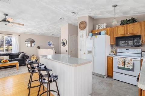 73 Tanner Ave, Warwick, RI 02886 photo 4