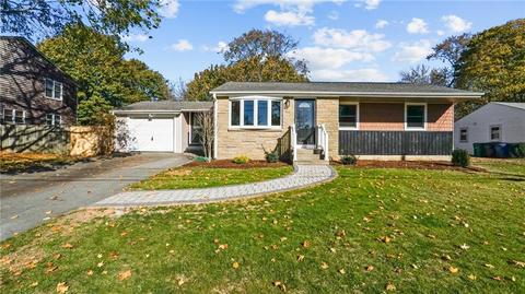 109 Vineyard Rd, Warwick, RI 02889 photo 3