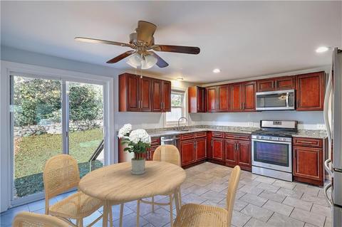 83 Madeleine Ave, Woonsocket, RI 02895 photo 7