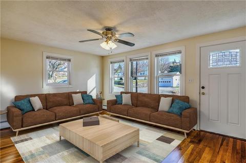 83 Madeleine Ave, Woonsocket, RI 02895 photo 4