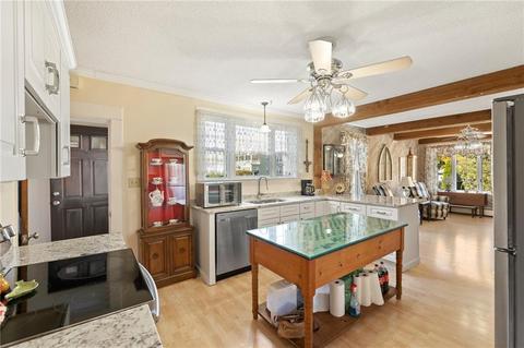 147 Hemond Ave, Woonsocket, RI 02895 photo 2