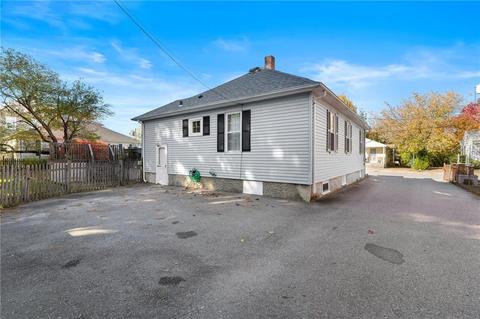 147 Hemond Ave, Woonsocket, RI 02895 photo 10