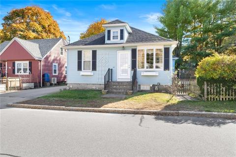 147 Hemond Ave, Woonsocket, RI 02895 photo 8
