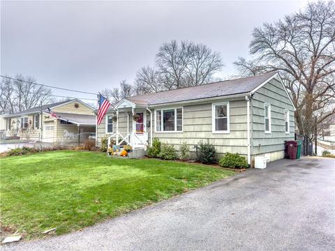 182 Roberta Ave, Woonsocket, RI 02895 photo 2