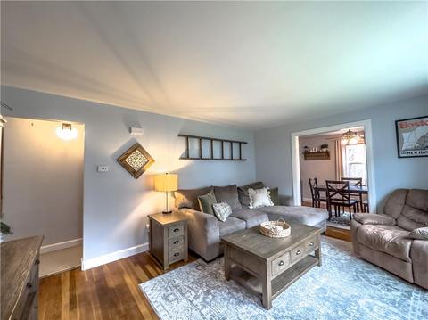 182 Roberta Ave, Woonsocket, RI 02895 photo 4