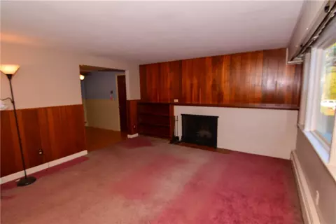 31 Bourbon Pl, Warwick, RI 02888 photo 4