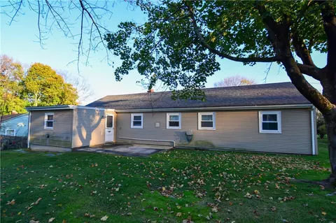 31 Bourbon Pl, Warwick, RI 02888 photo 18