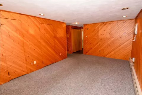 31 Bourbon Pl, Warwick, RI 02888 photo 9
