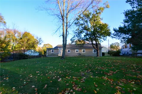 31 Bourbon Pl, Warwick, RI 02888 photo 16