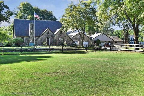 86 Peep Toad Rd, Scituate, RI 02857 photo 1