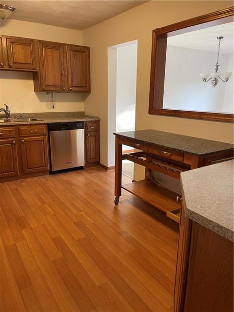 609 Brookhaven Ln, Woonsocket, RI 02895 photo 2