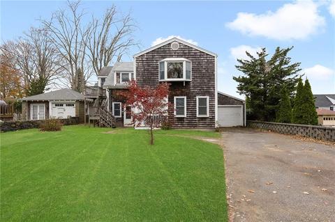66 Howland Ave, Jamestown, RI 02835