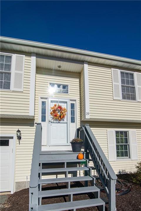 19 Sycamore Dr, Coventry, RI 02816 photo 3