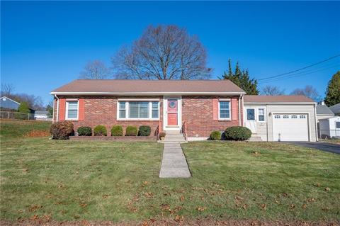 33 Ridge St, Woonsocket, RI 02895 photo 2