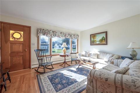 33 Ridge St, Woonsocket, RI 02895 photo 5