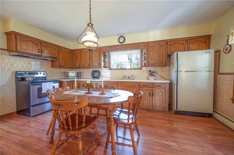 33 Ridge St, Woonsocket, RI 02895 photo 9