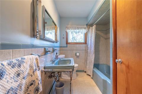 33 Ridge St, Woonsocket, RI 02895 photo 7
