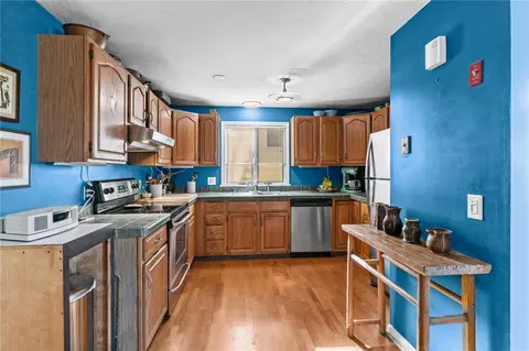 71 Salisbury St, Woonsocket, RI 02895 photo 13