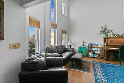 71 Salisbury St, Woonsocket, RI 02895 photo 4