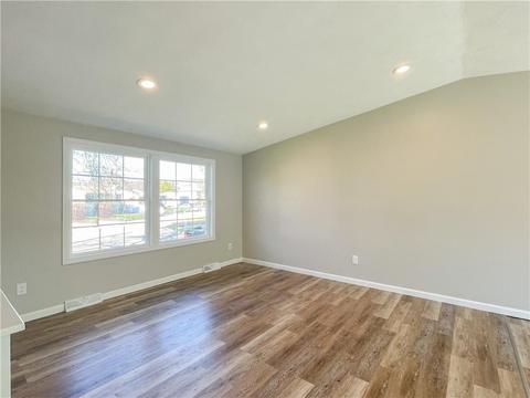 40 Gateway Ct, Warwick, RI 02889 photo 9
