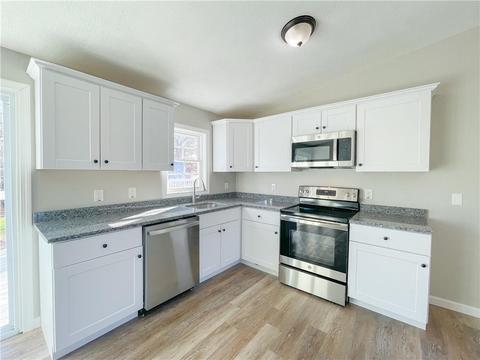 40 Gateway Ct, Warwick, RI 02889 photo 14