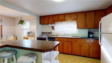 18 Cherry Hill Ave, Woonsocket, RI 02895 photo 6