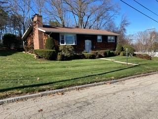 95 Blue Stone Dr, Woonsocket, RI 02895 photo 4