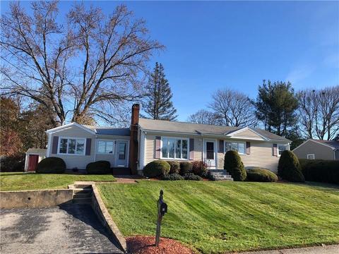 15 Eisenhower St, Cumberland, RI 02864