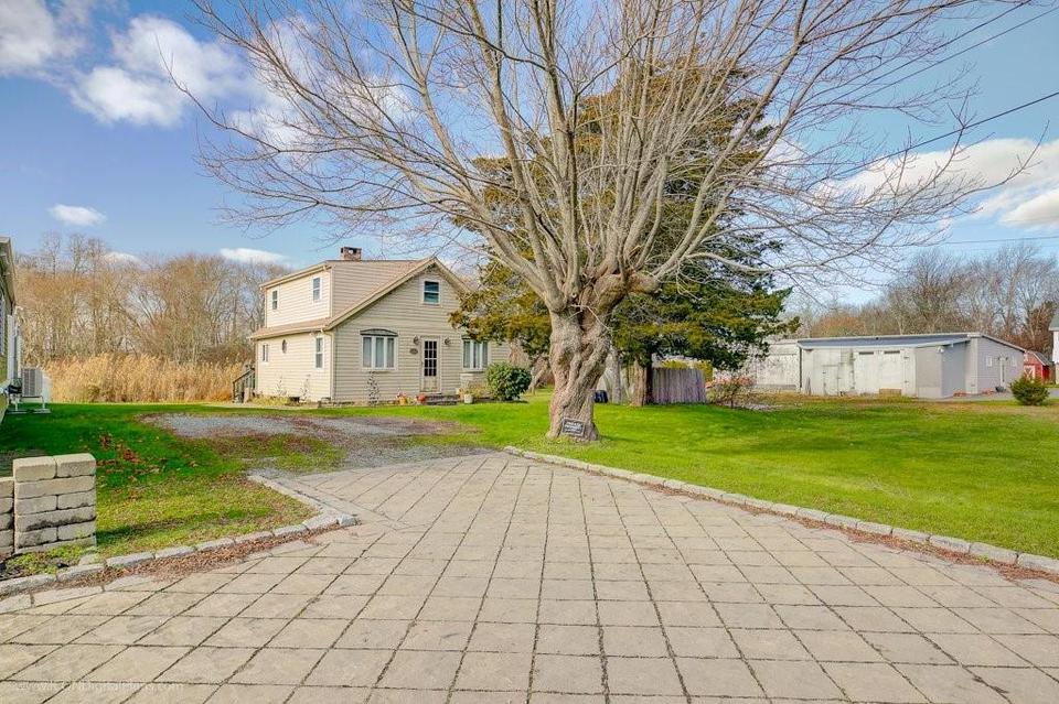 1031 Old Stafford Rd, Tiverton, RI 02878 50 Photos MLS 1326137